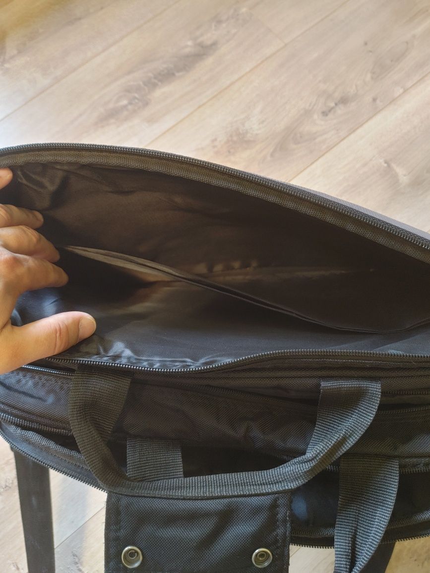 Torba na laptopa 17 cali TARGUS solidna