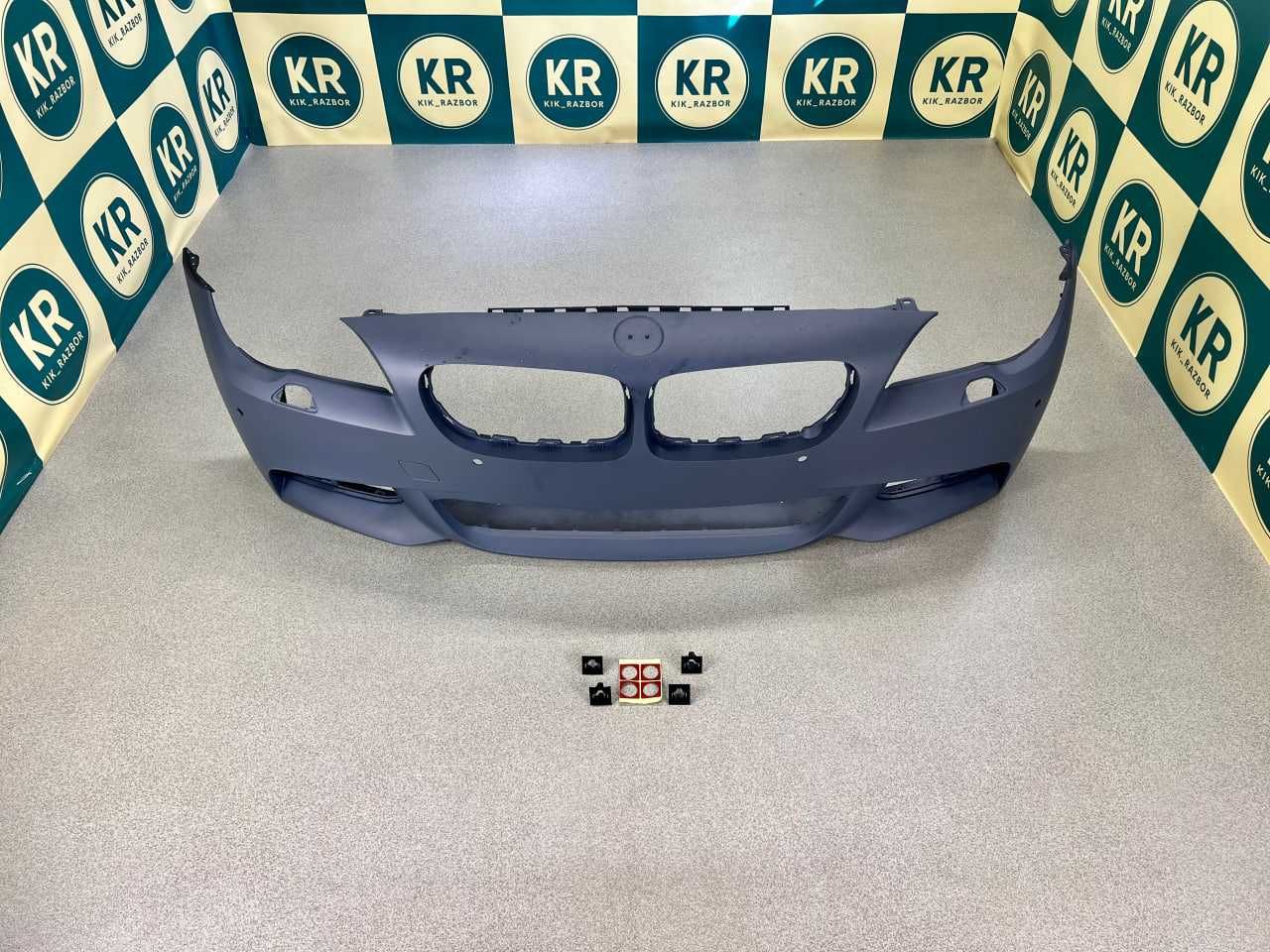 Передній бампер   M Paket ( до рест ) - BMW 5 ( F10 / F11 )