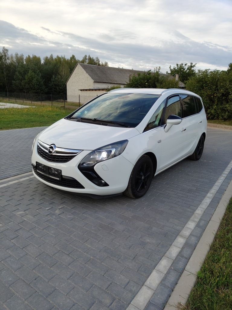 Opel Zafira C 1.4 turbo 2012r.