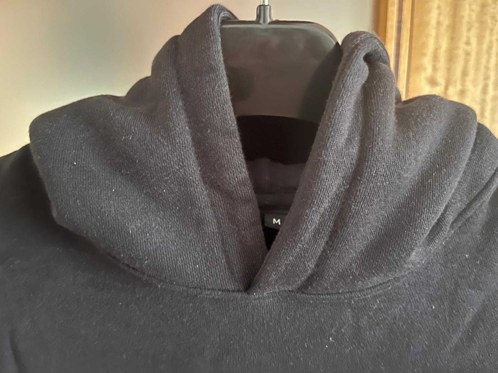 Sweatshirt com capuz preta - Senhora - Tamanho M