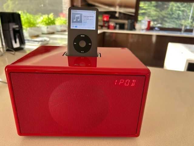 Radio DAB/głośnik/zegar/stacja dokująca dla ipoda marki Geneva