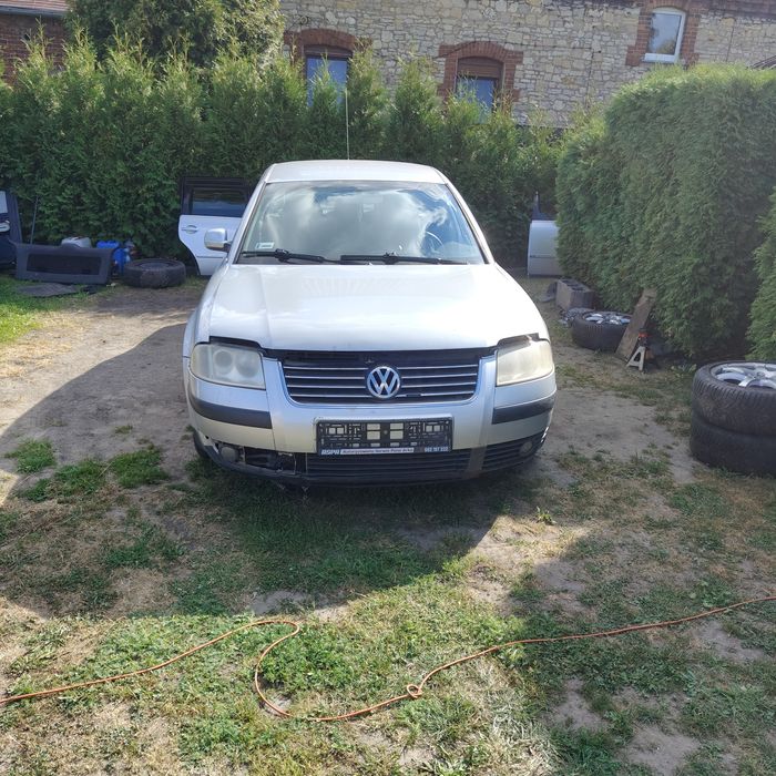 Przód Passat B5 FL LA7W maska zderzak