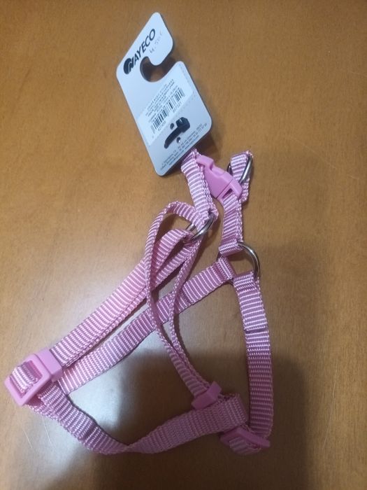 Peitoral para cachorra cor de rosa