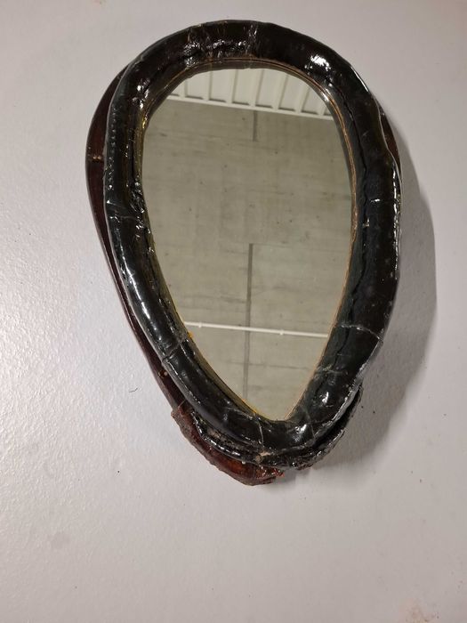 Ozdobne lustro z chomąta