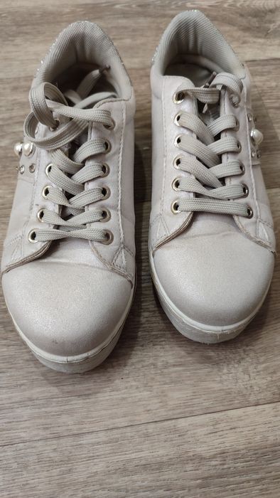 Взуття для дівчинки осінні черевики/кросівки/босоніжки 35-37 розмір (д