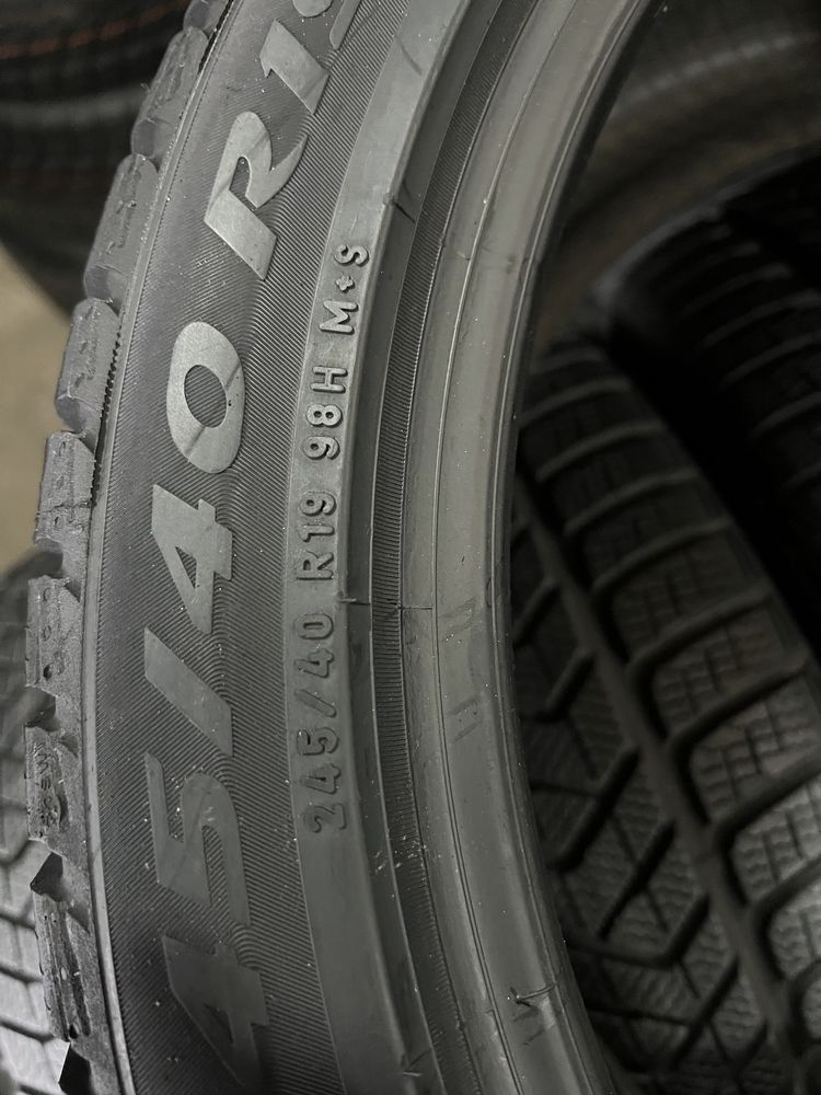 245/40/19 R19 Pirelli Sottozero 3 4шт зима