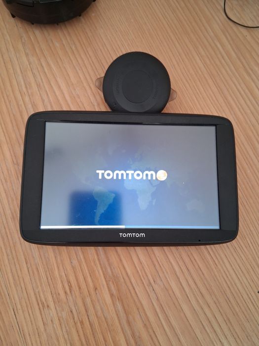GPS навігатор tomtom.