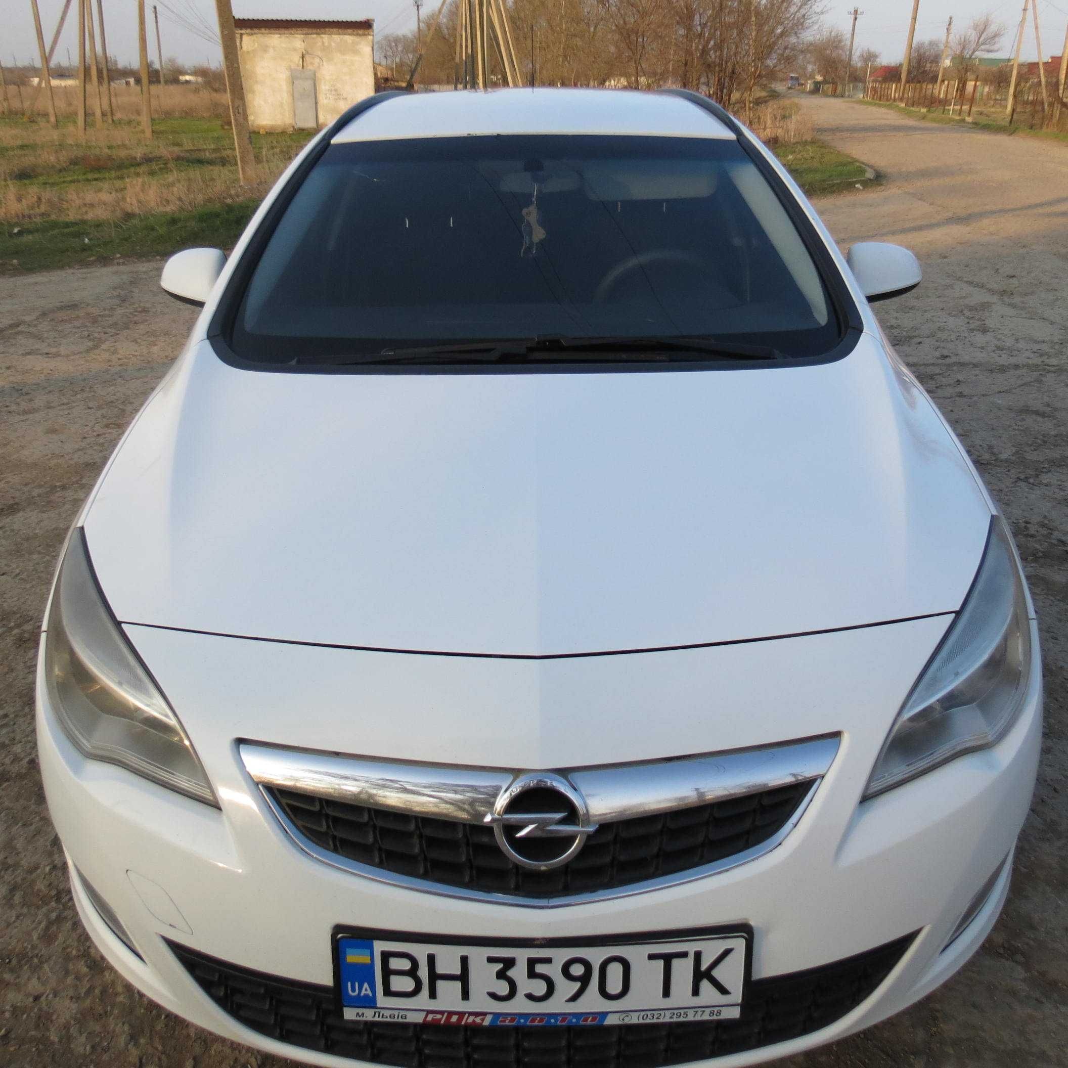 Продам Opel Astra J 2011