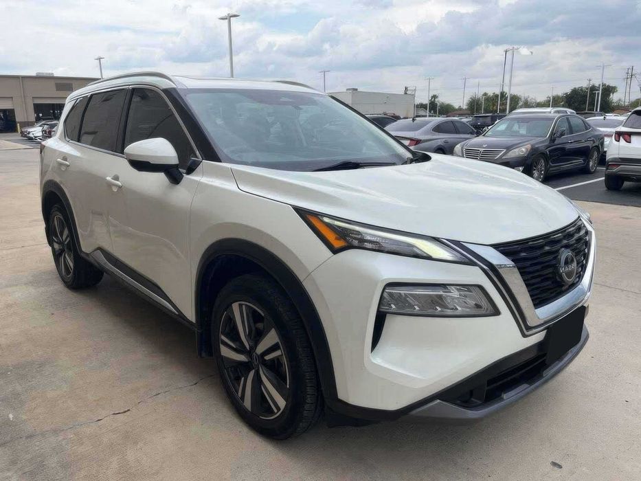 Nissan Rogue SL      2023