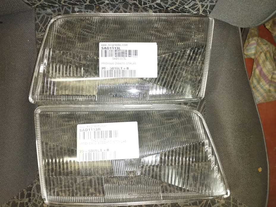 Стёкла фар  Audi C4 A6