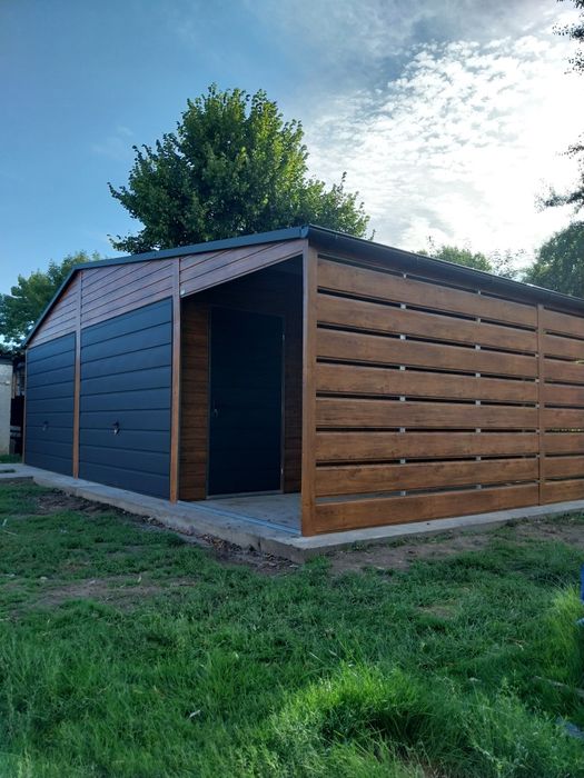 Garaż blaszany blaszak nowoczesny wygląd drewnopodobny profil zamknięt