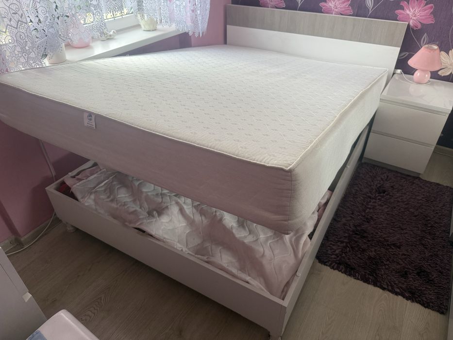 Łoże łóżko malzenskie z grubym materwcem 140/200