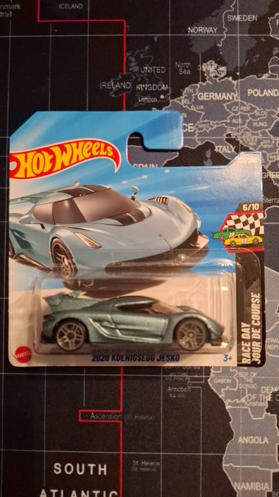 Hot wheels em perfeito estado