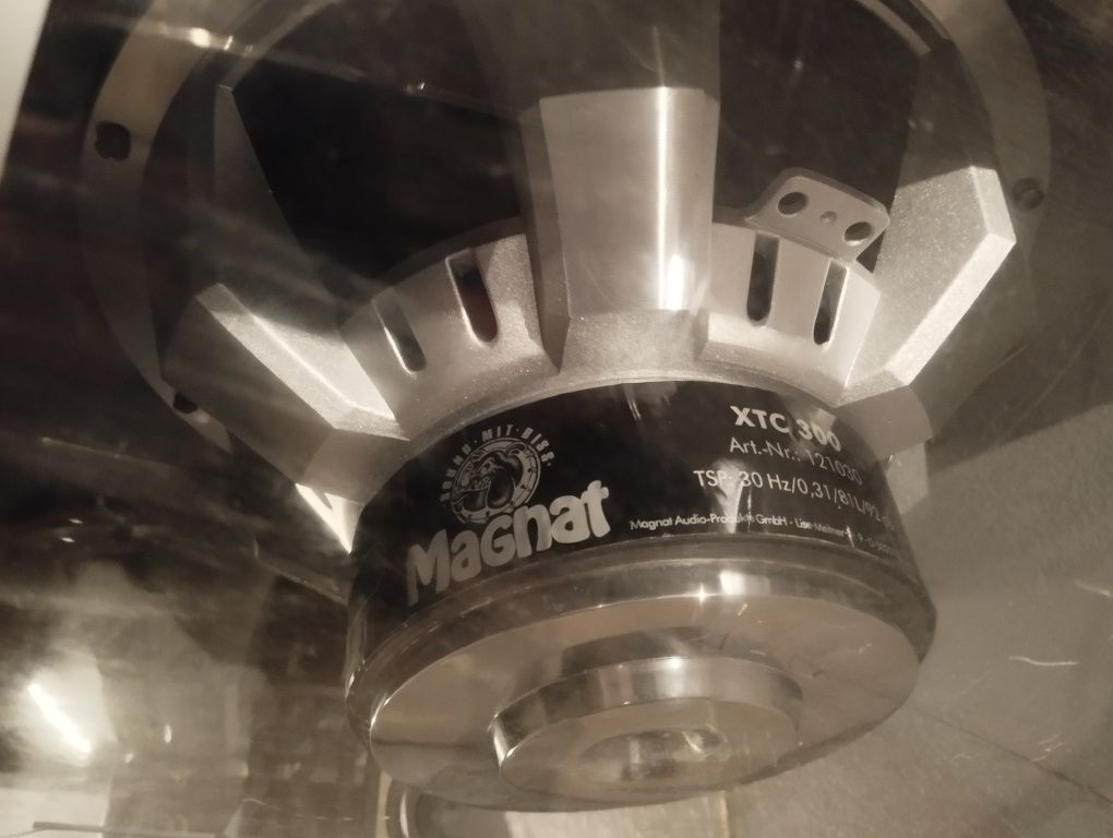 Magnat subwoofer xtc 300 + wzmacniacz alpina