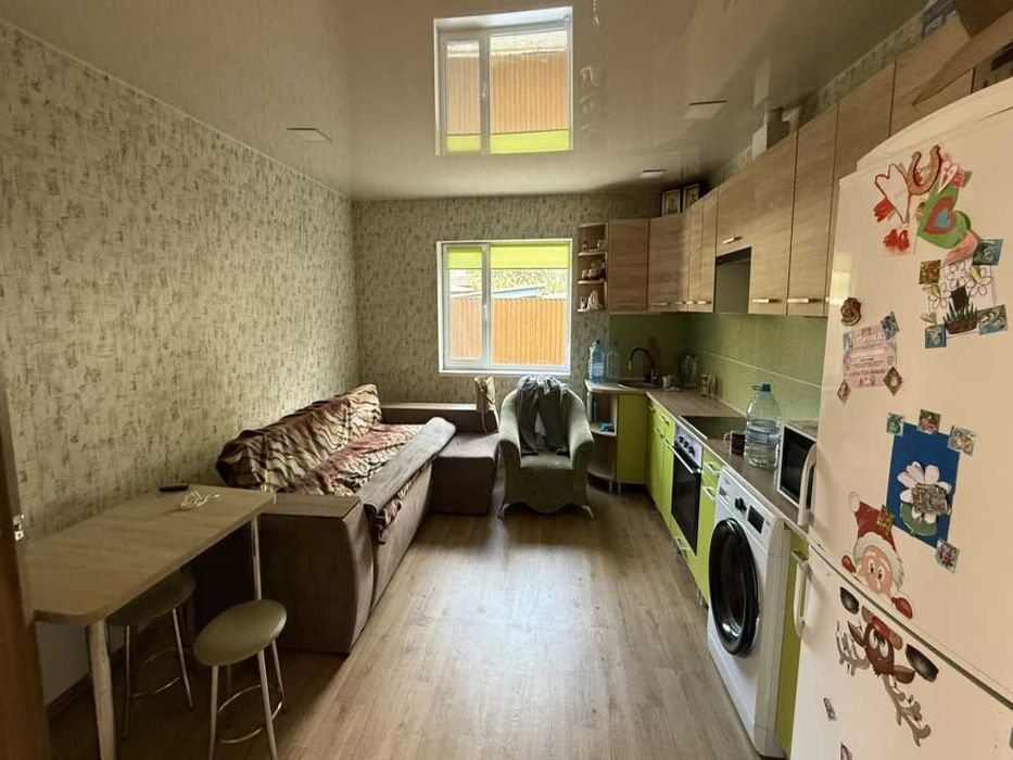 Частина будинку 63 м2, окремий двір- 6 соток, м-н Мотель