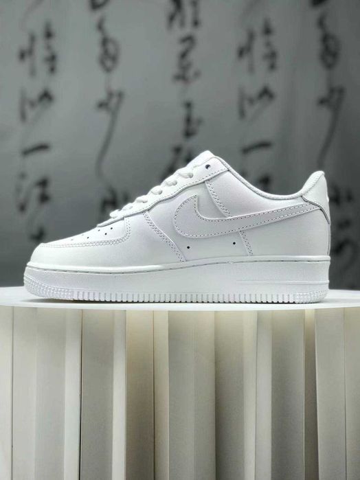 Nike Air Force 1 Low '07 White EU45