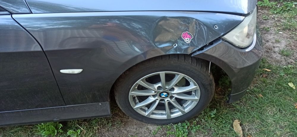 авто  BMW  320 .