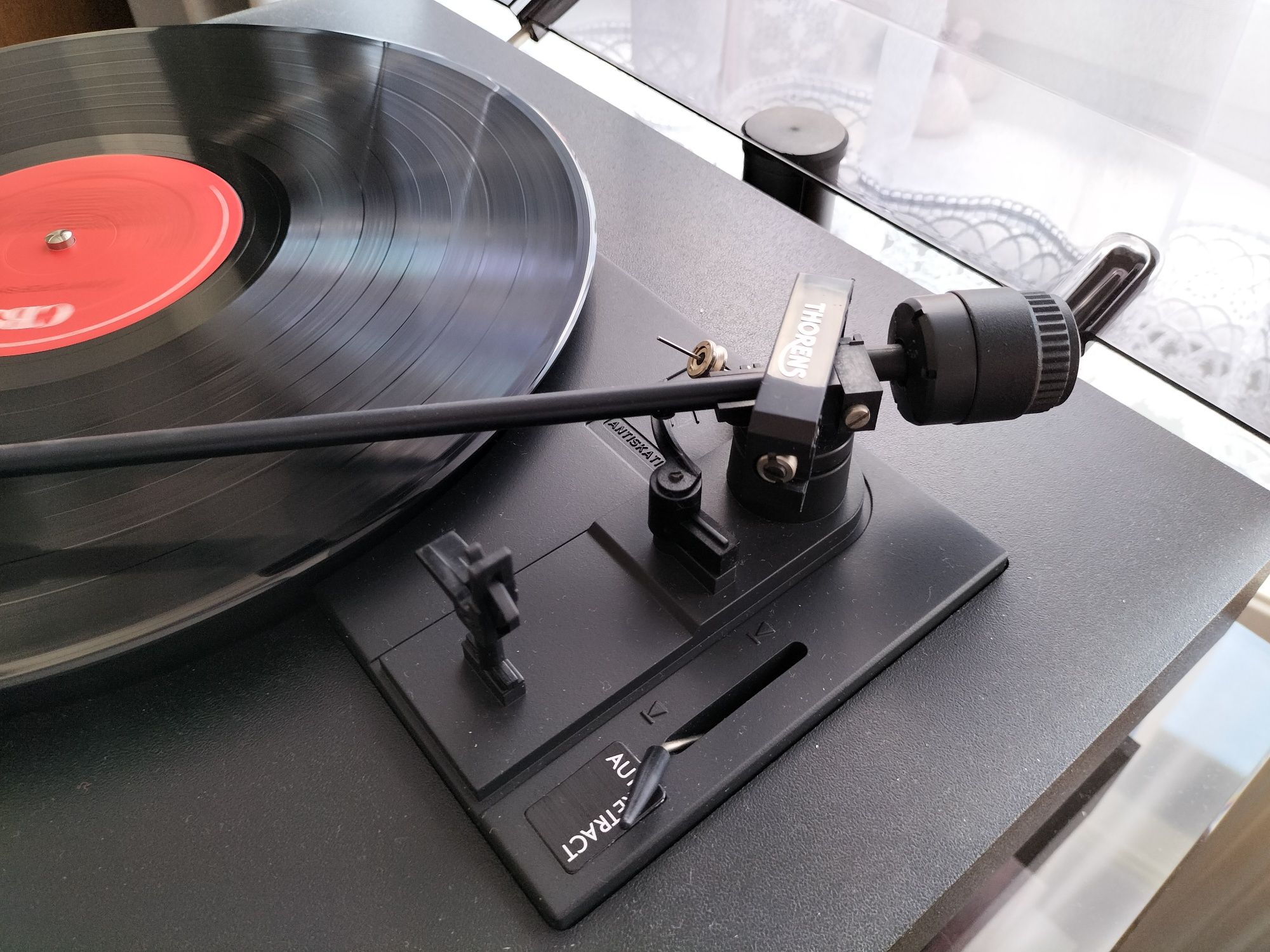 Gramofon Thorens TD 180