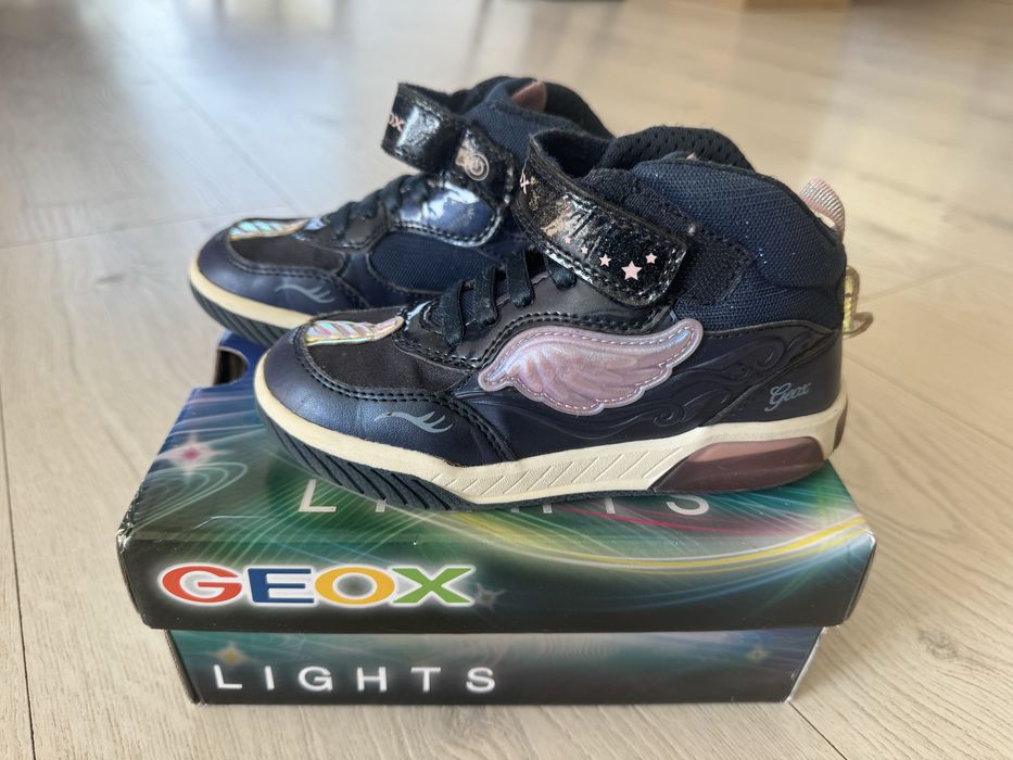 Byty Geox Lights Respira 29 świecące jednorozce pòłbuty jesień