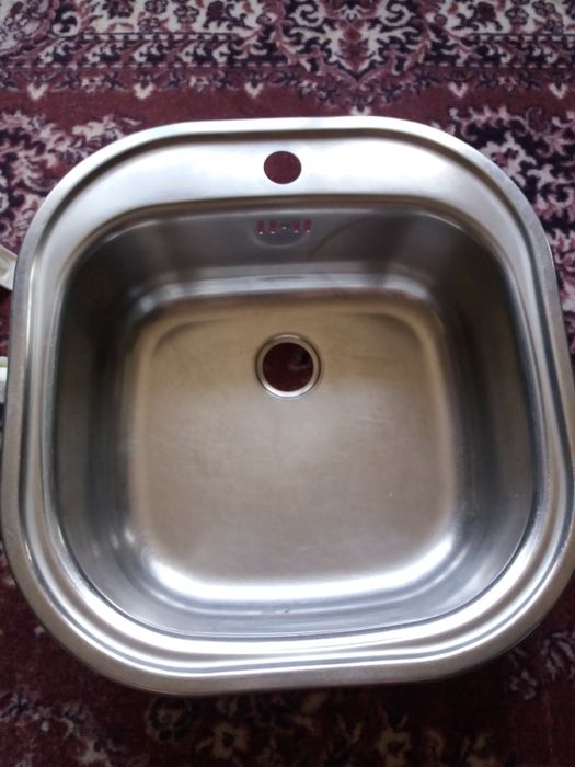 Продається кухонна мийка
