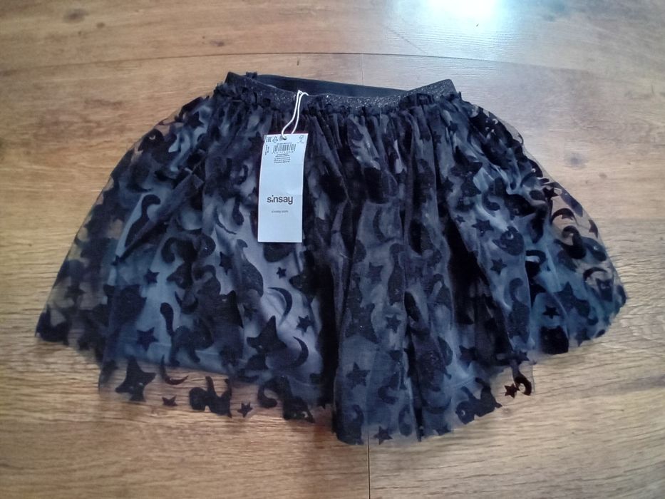 Zestaw nowych ciuszków r.122/128