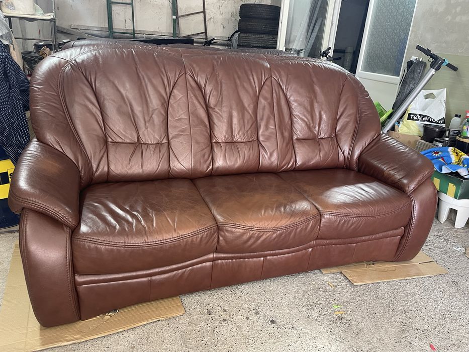 Шкіряний диван з кріслом-реклайнером