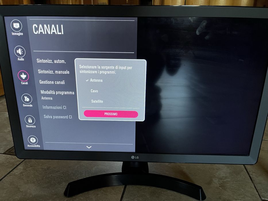 Телевізор/монітор LG 24TL510V-PZ у відмінному стані.