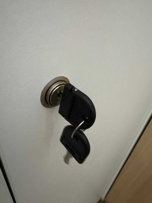 Szafa biała aktowa 80x190 cm szafy aktowe biurowe do biur domu szkół