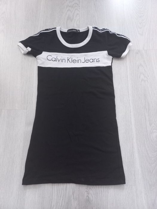 Sukienka dla dziewczynki calvin klein rozmiar 116