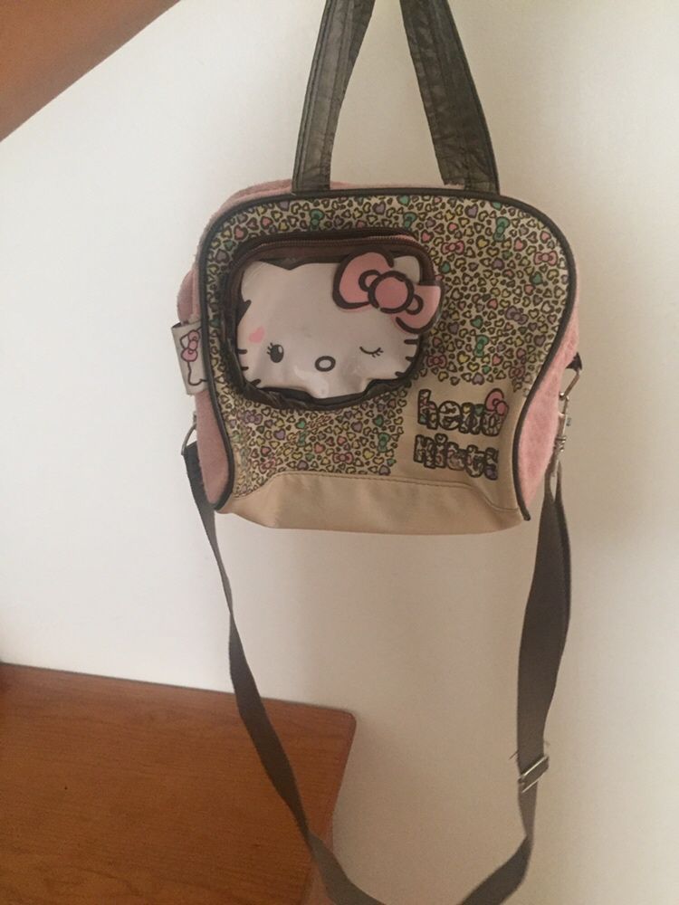 Mala Hello Kitty e carteiras para menina