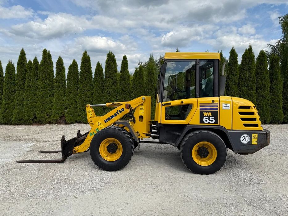Komatsu Komatsu WA 65 - 3 / PIĘKNA / ZADBANA / CENA BRUTTO / SPROWADZONA Z NIEMIEC / ORYGINAŁ / MAŁE GABARYTY / SILNA I ZWINNA / 60 70 M 506 509 L30 L35 906 907 320 318 750 850  Ładowarka CAT Liebherr Volvo JCB 406 Kramer