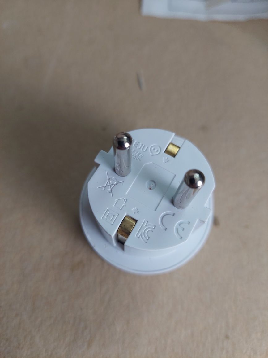 Komplet 4x Adapter Schuko z lampką LED zabezpieczenie ochrona dla dzie