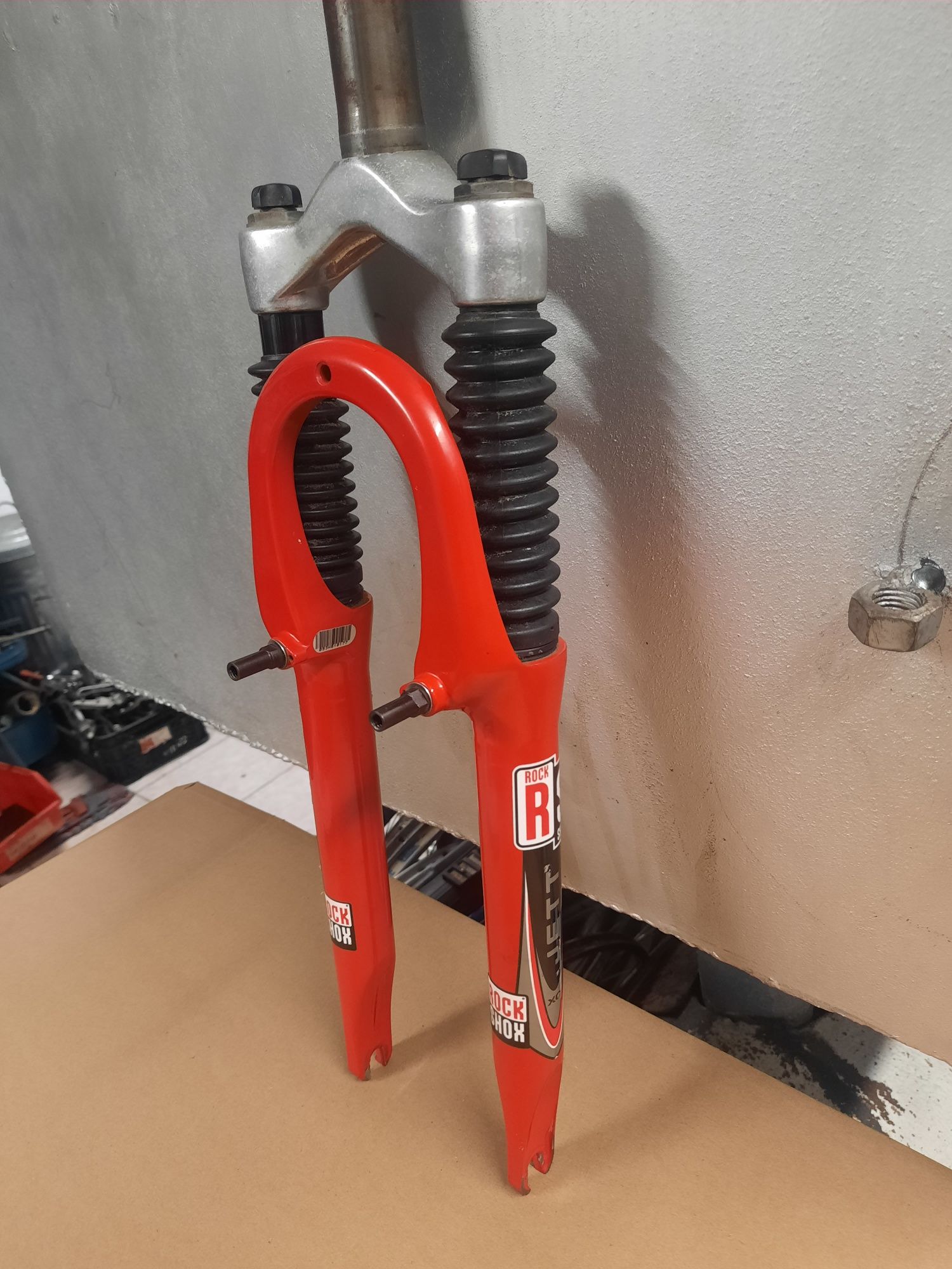 amortyzator rowerowy 26" rock shox jett xc sterowa 20,5 cm 1 1/8"