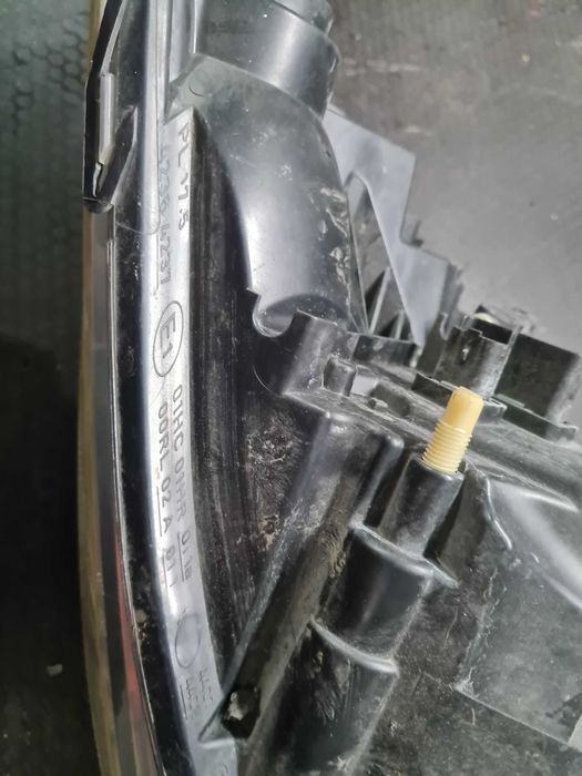 Renault Clio IV 1.6 RS lampa prawa przód LED Pure Vision