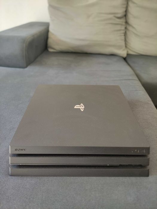 Vendo PS4 PRO 1 TB