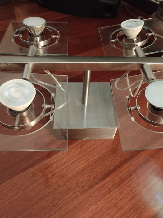 Candeeiro de aço escovado com focos leds direcionais rotativos