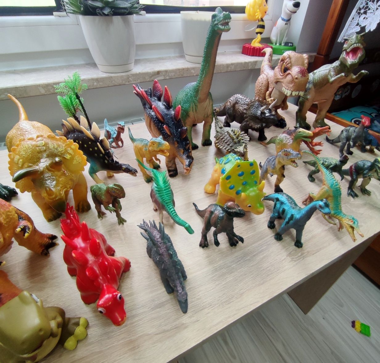 Dinozaury, dinozaur. Figurki dinozaurów.