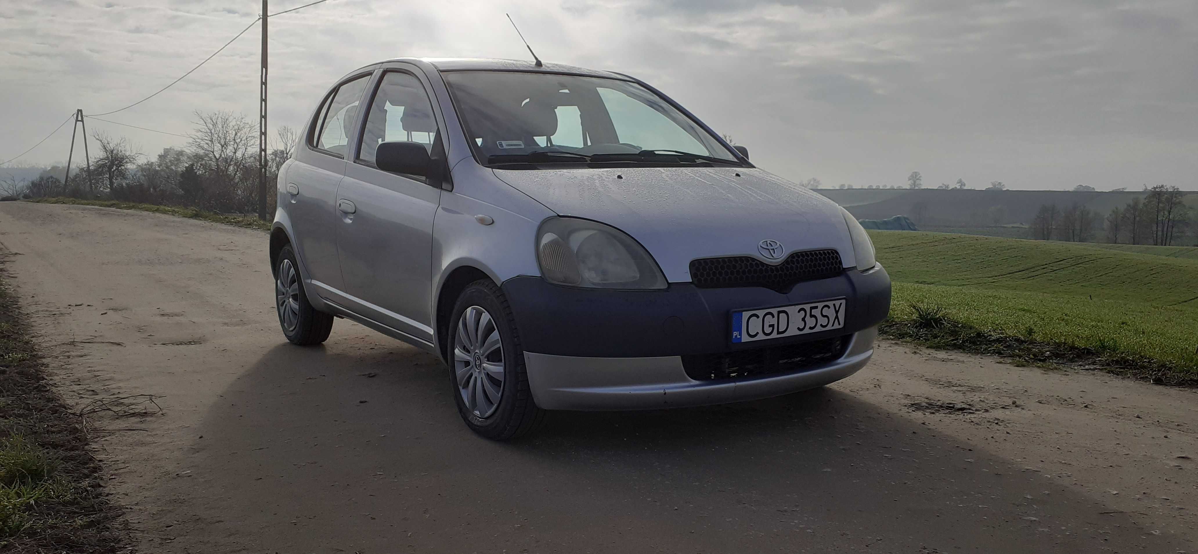 Toyota Yaris 1.0 Mały Przebieg