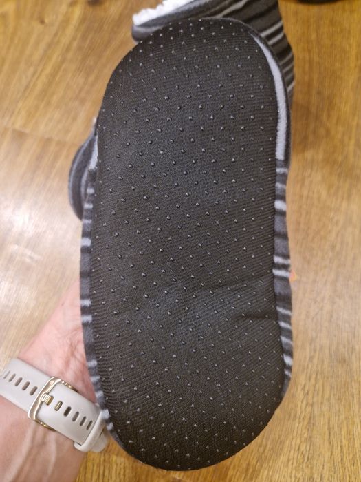 Ciepłe kapcie papucie skarpety laczki ciapy