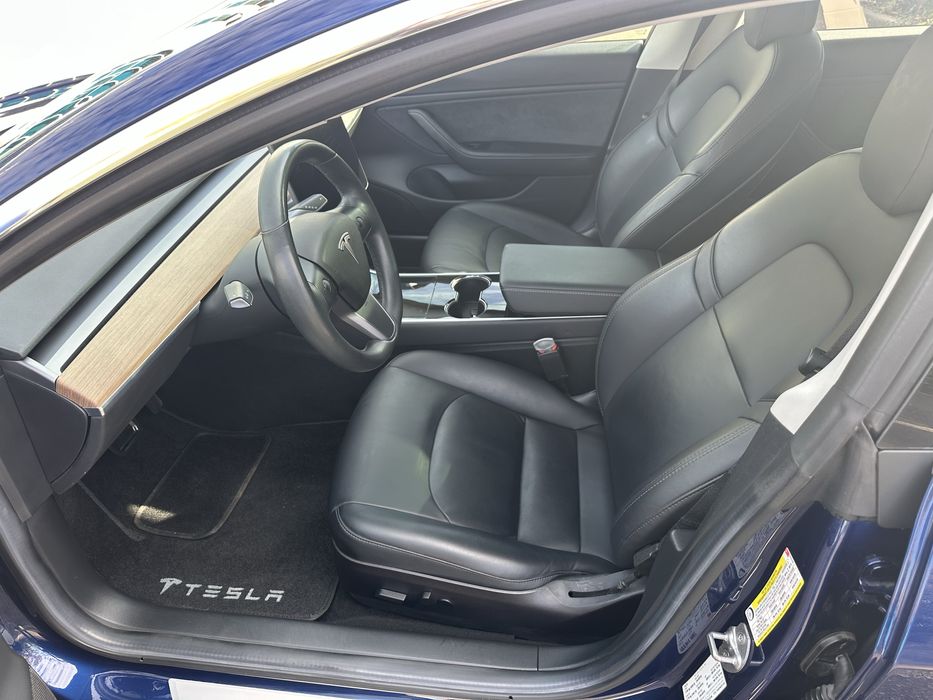 продам Tesla 3 2018