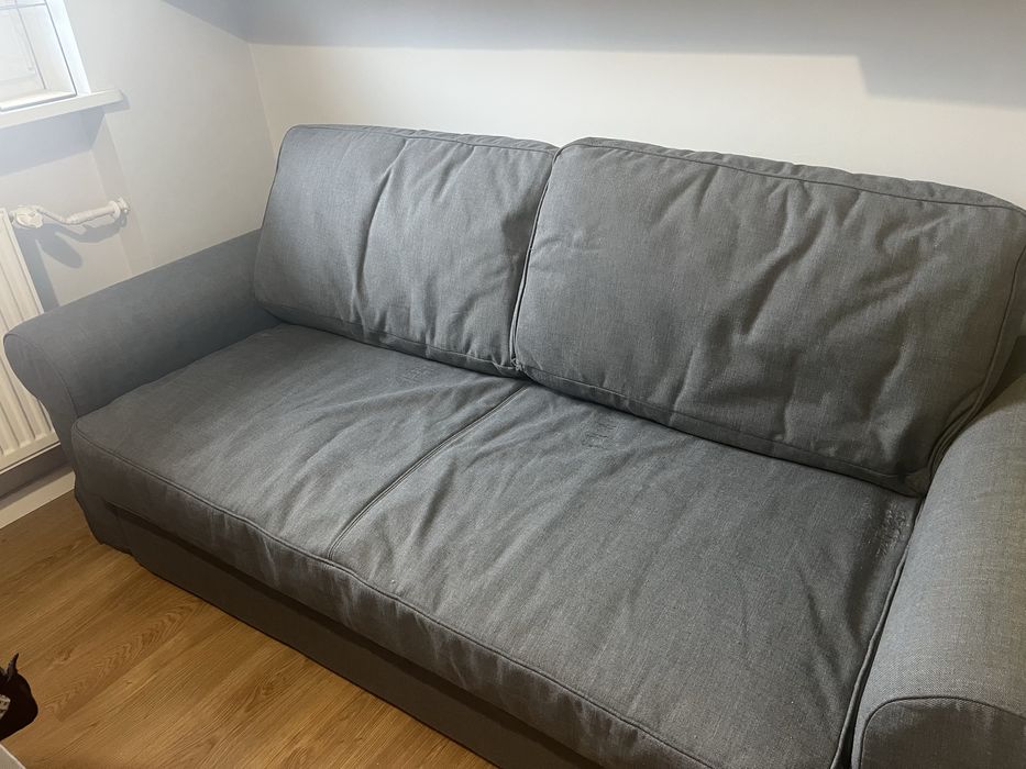 Szara sofa rozkładana