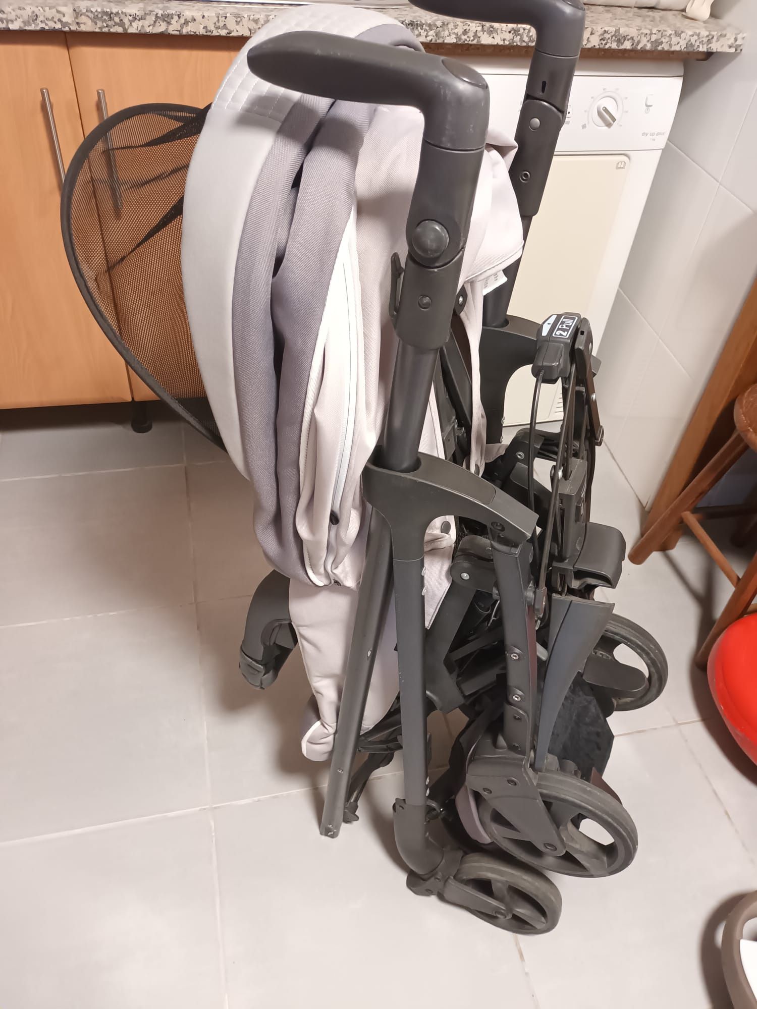 Carrinho bebé, alcofa e ovo chico