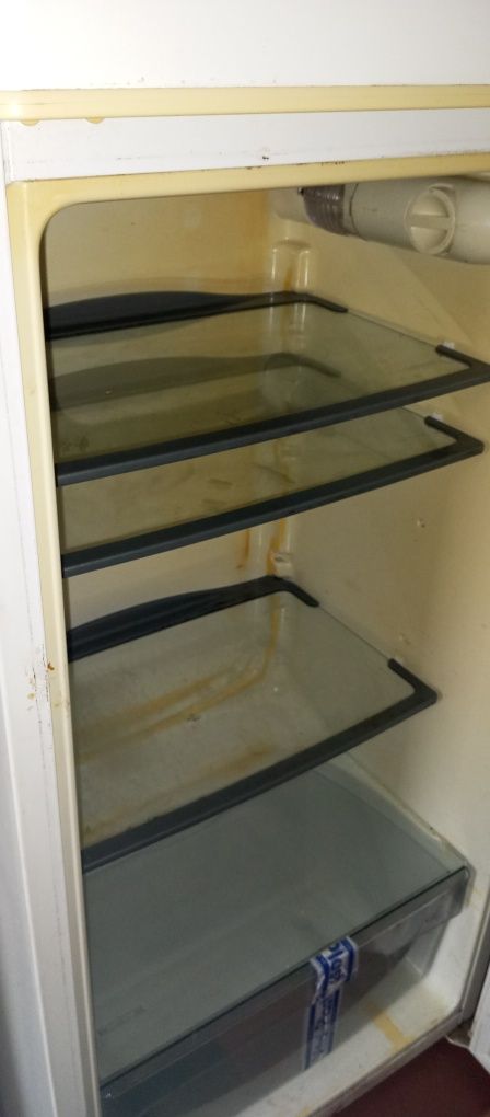 Холодильник б/в (на ремонт або запчастини)