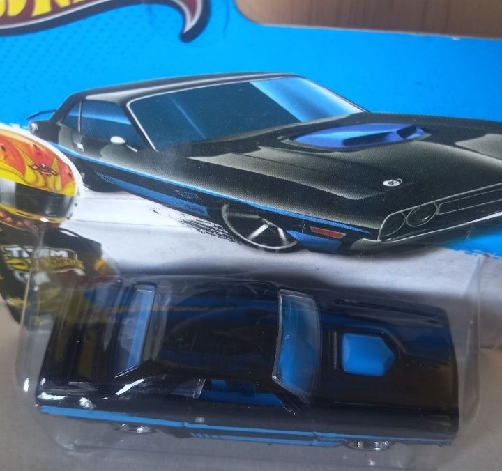 Conjunto 2 - Dodge challenger hot wheels