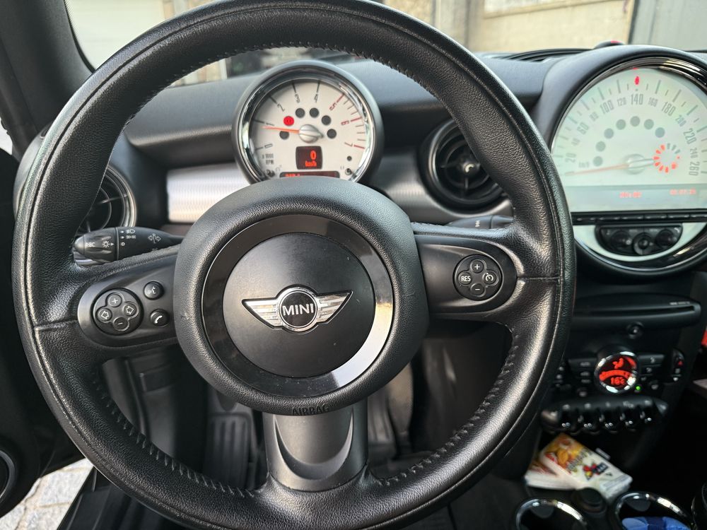Mini cooper D cabrio versão HighGate