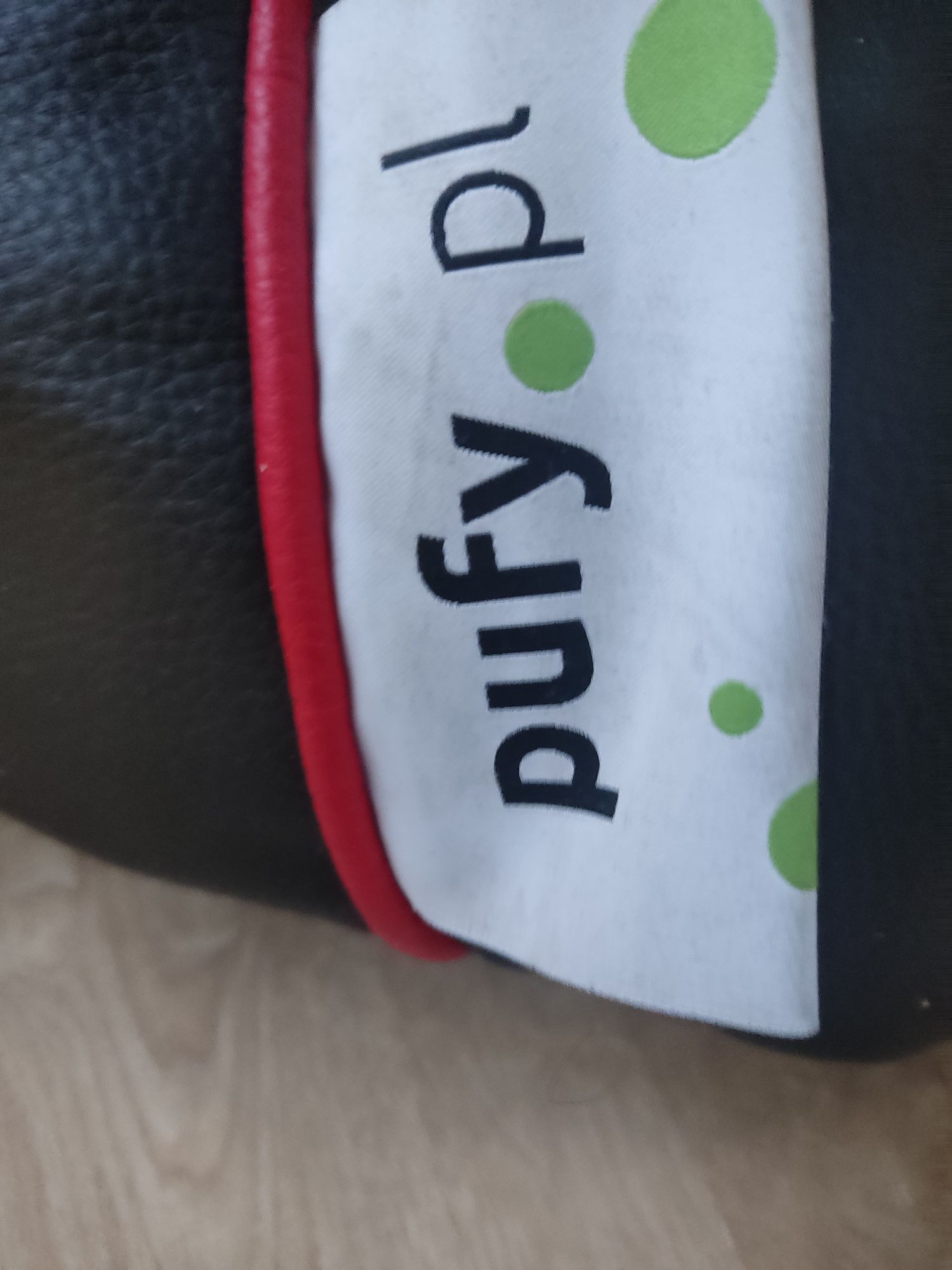 Czarna Pufa Dubaj z podnóżkiem