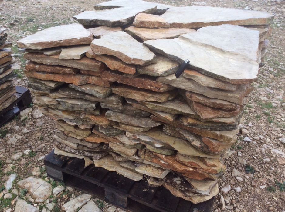 pedra média rustica queimada Sol