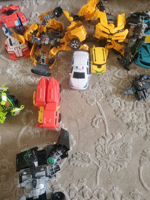 Продаются трансформеры.