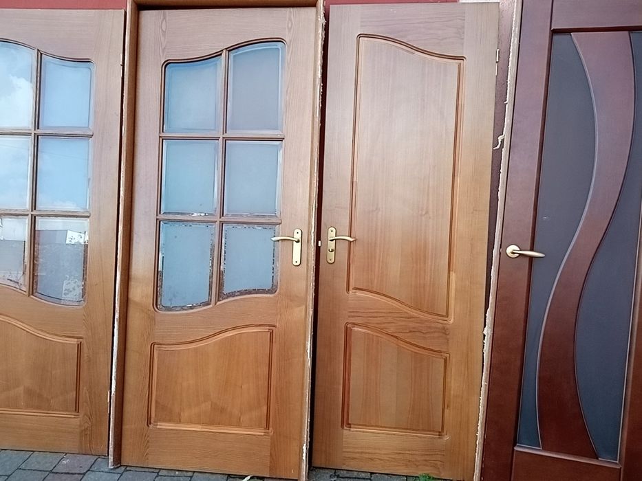 Двері з коробками дерев'яні міжкімнатні нові: