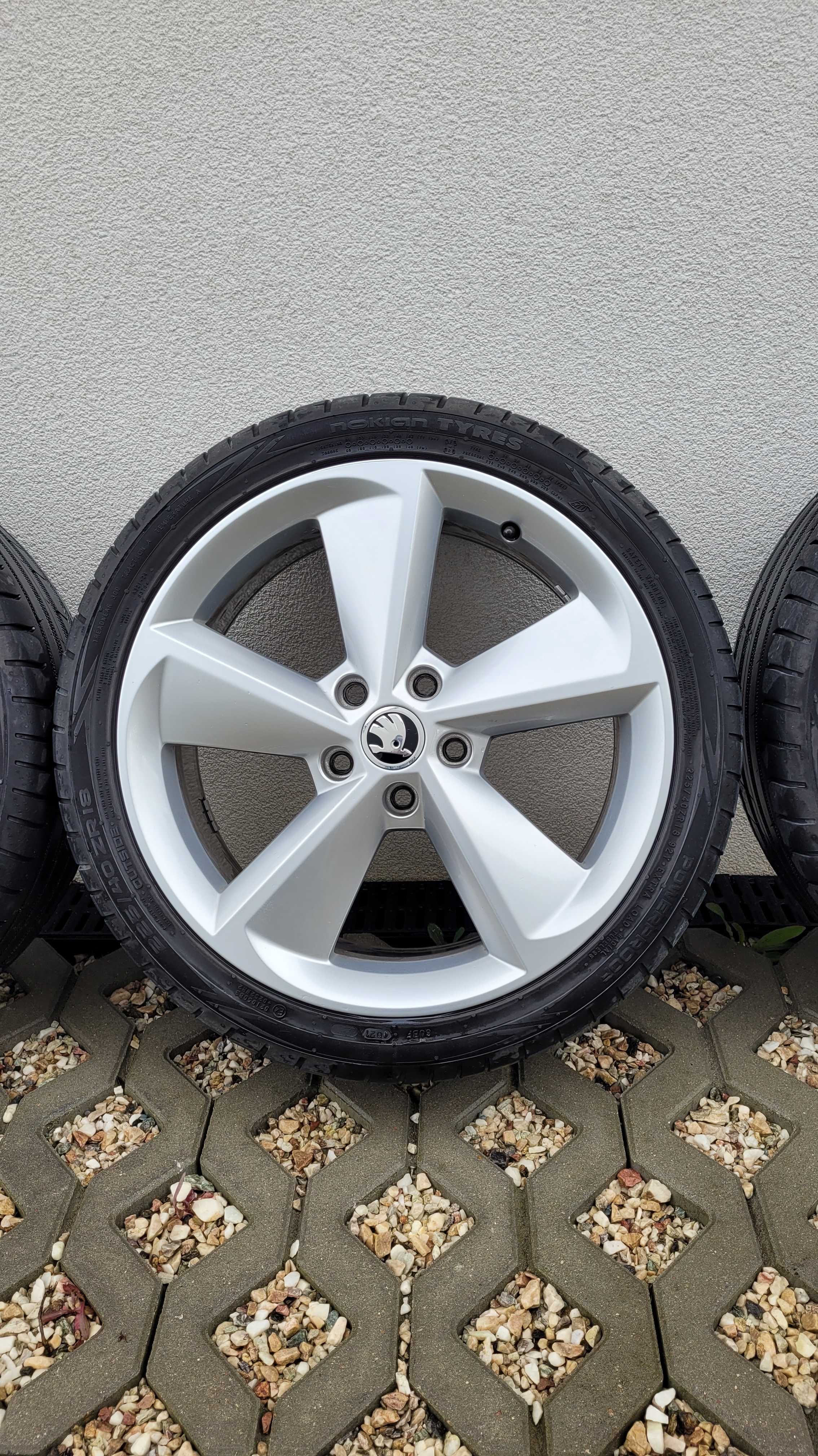 Koła Alufelgi 18" Skoda opony letnie Nokian R18